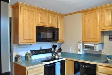35 Emerson Gardens Rd unit 35, Lexington, MA 02420 - photo 4