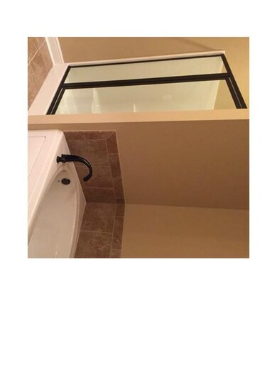 Master Bath/Spa.
