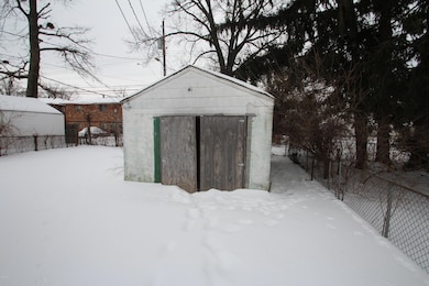 Detached Garage