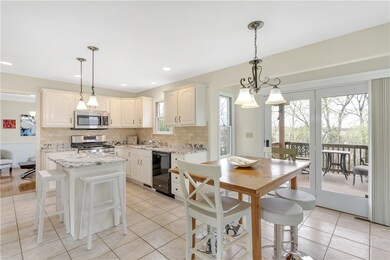 Yes, the kitchen is this light and bright !!!