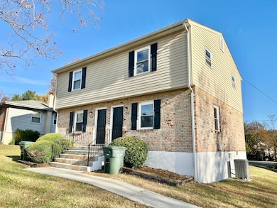 913 Page St unit A and B, Salem, VA 24153 - photo 2