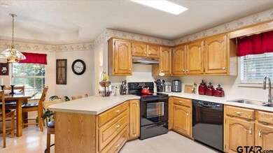 1801 Hogan Ln, Mount Pleasant, TX 75455 - photo 7