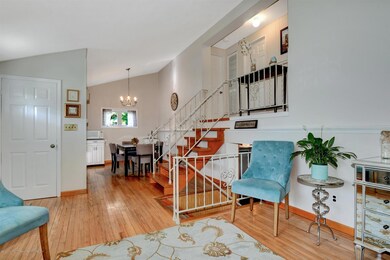 06-Living Room to Dining