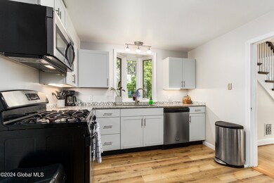 913 Morgan Ave, Schenectady, NY 12309 - photo 6