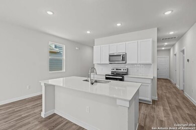 1523 Elvin Summit, von Ormy, TX 78073 - photo 4