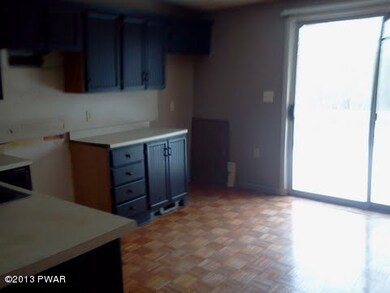 2051 Surrey Dr, Blooming Grove Township, PA 18428 - photo 2