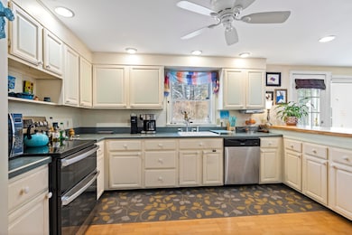 31 Stony Brook Ln, Yarmouth, ME 04096 - photo 5