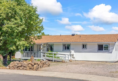 2327 SW Black Butte Ct, Redmond, OR 97756 - photo 2