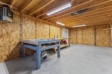 35837 Red Pine Ct, Earlham, IA 50072 - photo 6