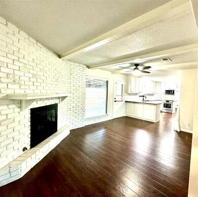 837 W Redbud Dr, Hurst, TX 76053 - photo 7