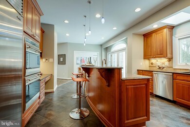 8262 Private Ln, Annandale, VA 22003 - photo 3