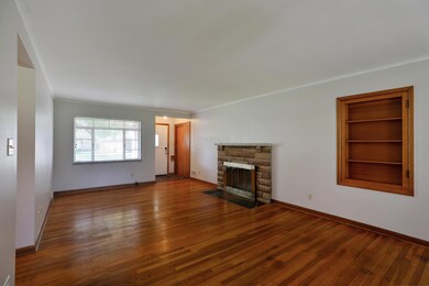 696 E Schreyer Place, Columbus, OH 43214 - photo 6