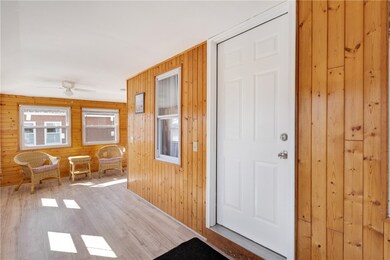 27 Wilcox St, Warwick, RI 02889 - photo 5