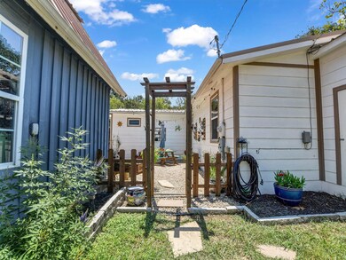 3714 Twin Creeks Dr, Cleburne, TX 76031 - photo 4