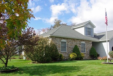 2290 Stonebridge Ln, Easton, PA 18040 - photo 2