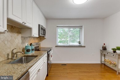 2870 Jermantown Rd unit 30, Oakton, VA 22124 - photo 6