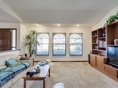 004_429 Carriage Road-4