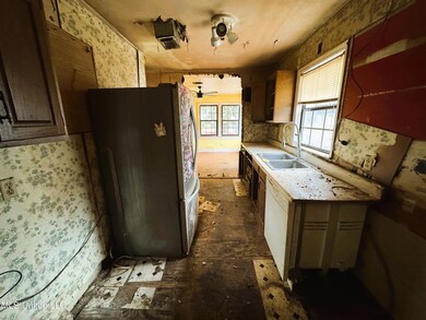 1635 Hollywood Blvd, Biloxi, MS 39531 - photo 5