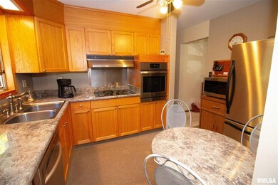 1728 Middle Rd, Bettendorf, IA 52722 - photo 5