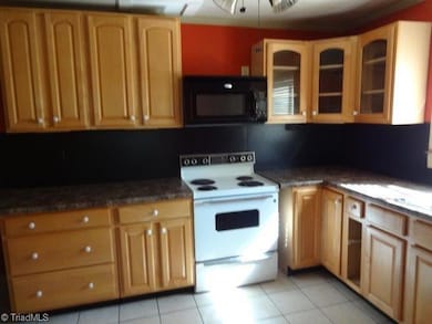 527 Ridgeway Cir, Asheboro, NC 27205 - photo 6