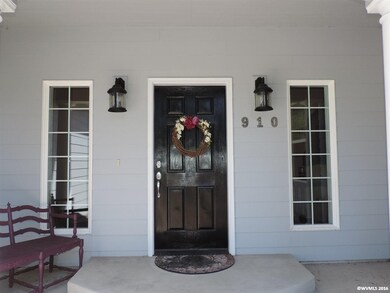 910 7th St, Lyons, OR 97358 - photo 2