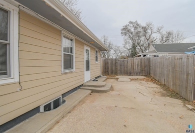 306 S Chicago Ave, Sioux Falls, SD 57103 - photo 6