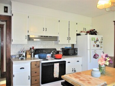 31 Falmouth Rd, West Newton, MA 02465 - photo 7