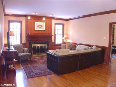 Den/Family/Great Room - Family Room has wood floor