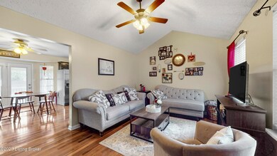 135 Aulbern Dr W, Mount Washington, KY 40047 - photo 4