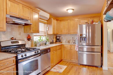 966 Woodmere Dr, Keyport, NJ 07735 - photo 6