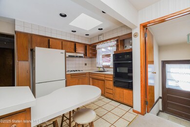 204 Buel Ave, Staten Island, NY 10305 - photo 7