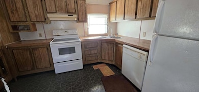 1938 Irish St unit 1938, Summersville, WV 26651 - photo 5