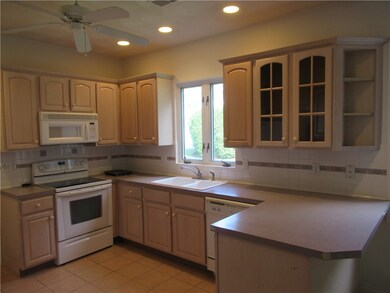 73 Orchard Meadows Dr, Smithfield, RI 02917 - photo 4