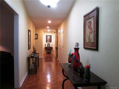 31 Gray Wolf Ln, Hendersonville, NC 28792 - photo 2