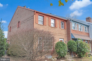 1 Gatehouse Ln, Doylestown, PA 18901 - photo 2