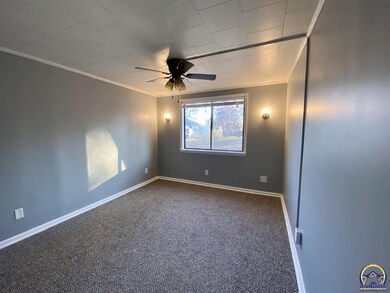 738 SW Cambridge Ave, Topeka, KS 66606 - photo 7