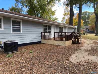 522 S Scott St, Scottsboro, AL 35768 - photo 7