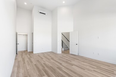 1843 W Burke Ln unit 103, Farmington, UT 84025 - photo 4