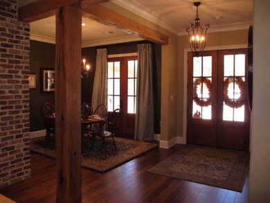 Foyer/Dining