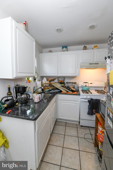 2043 Fernon St, Philadelphia, PA 19145 - photo 3