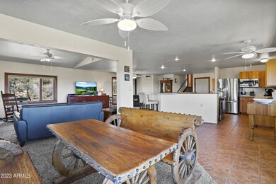 Dining Area (2)