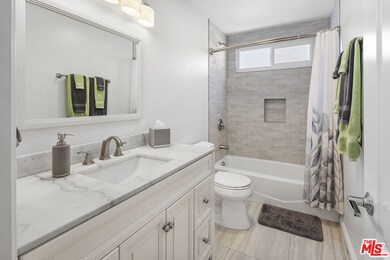 Downstairs full bathroom