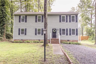 Colonial house featuring crawl space