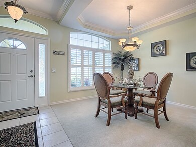 Dining room with tray ceiling
