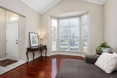 6105 Jasmine Dr Bay Window