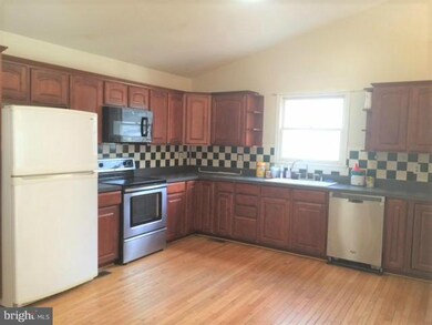 612 Harrison Cir, Locust Grove, VA 22508 - photo 4