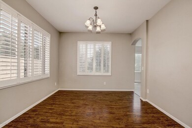 4 FORMAL DINING ROOM