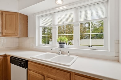 585 Sheridan St unit 44, Chicopee, MA 01020 - photo 4