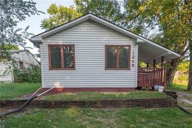 1245 E 35th Ct, Des Moines, IA 50317 - photo 2
