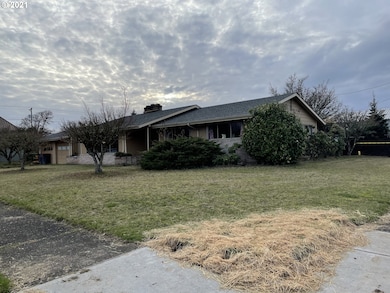 136 NE Ash St, Sheridan, OR 97378 - photo 2